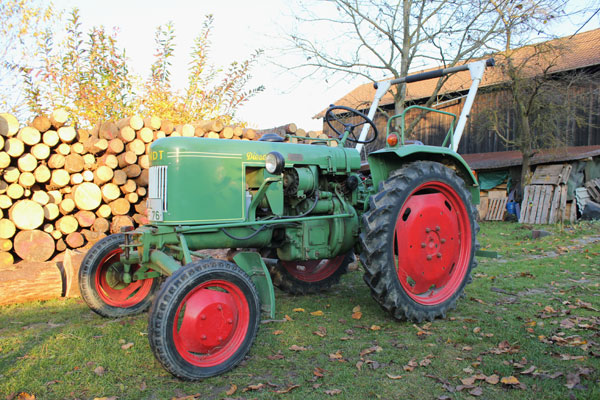 altes Fendt Fahrzeug